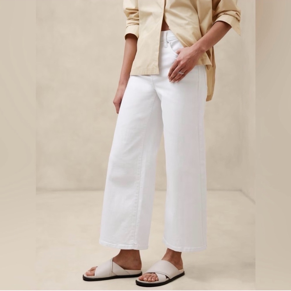 Banana Republic White Wide-Leg Cropped Jeans - Picture 3 of 10